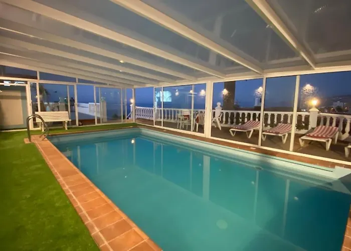 Sunny Big Pool Bbq Terrace *