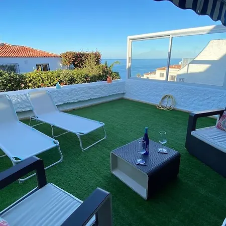 Sunny Big Pool Bbq Terrace