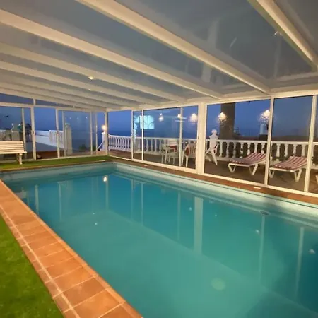 Sunny Big Pool Bbq Terrace *